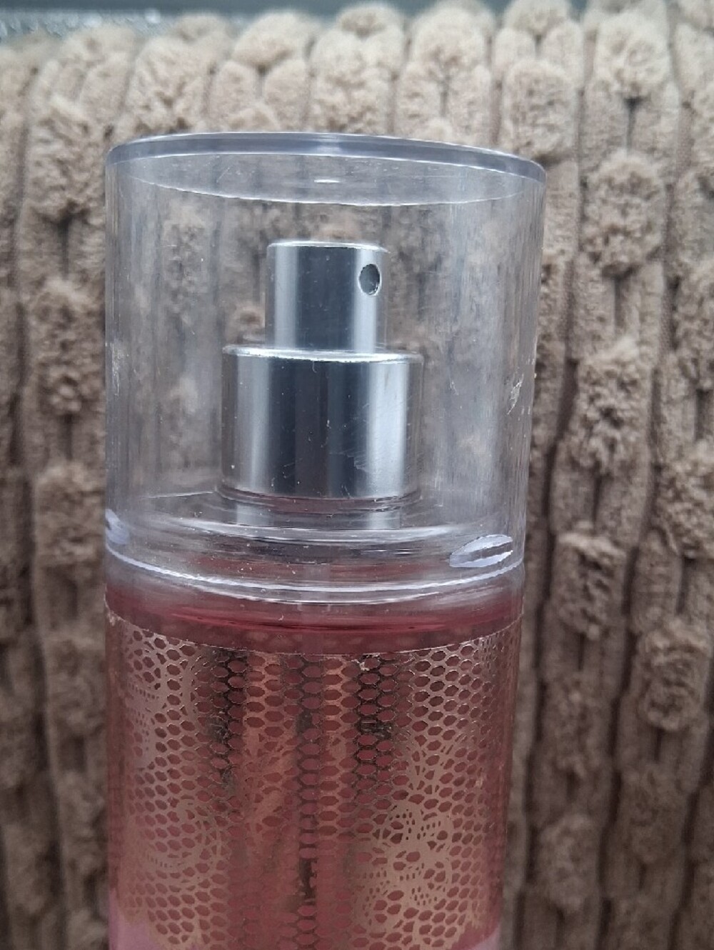 Pink Cashmere Body Fine Fragrance Mist Retired - Picture 3 of 7